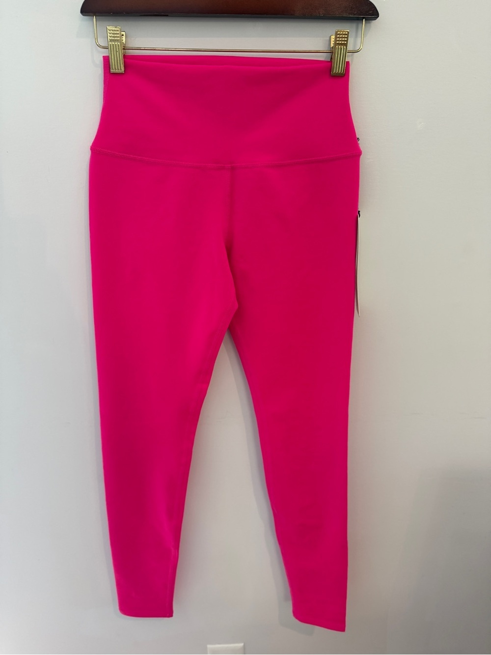 Alo Hot Pink Leggings Size Small NWT